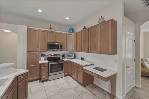 Kitchen - 1542 Swamp Rose Ln, Trinity, FL 34655 photo 5 of 9