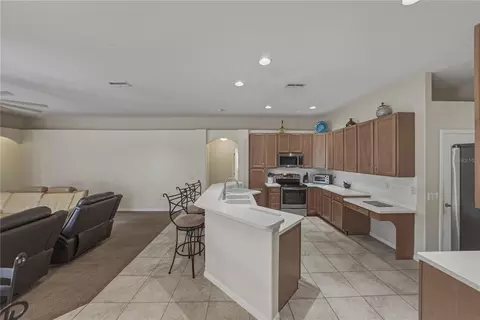 Kitchen - 1542 Swamp Rose Ln, Trinity, FL 34655 photo 4 of 9