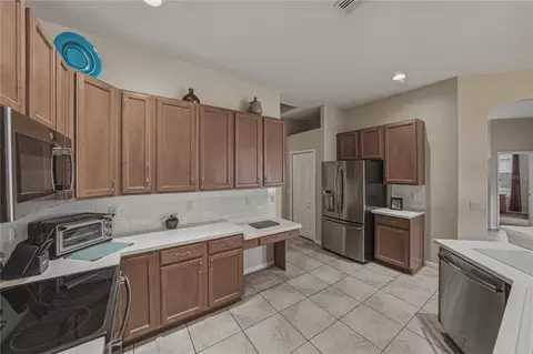 Kitchen - 1542 Swamp Rose Ln, Trinity, FL 34655 photo 8 of 9