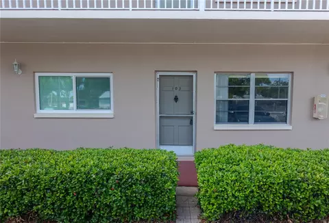6645 1st Ave N #103, Saint Petersburg, FL 33710