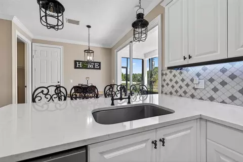 Kitchen - 17308 Howling Wolf Run, Parrish, FL 34219 photo 4 of 5