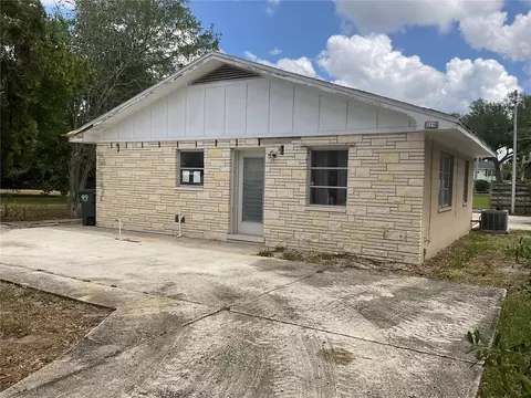 219 27th St W, Bradenton, FL 34205