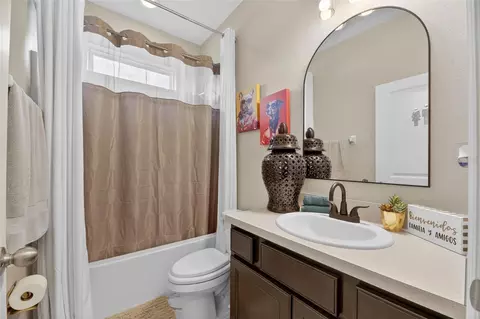 Bath - 5030 Jagged Cloud Dr, Wimauma, FL 33598 photo 3 of 3