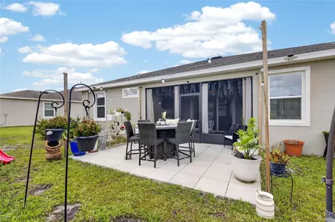 Exterior - 5030 Jagged Cloud Dr, Wimauma, FL 33598 photo 6 of 8
