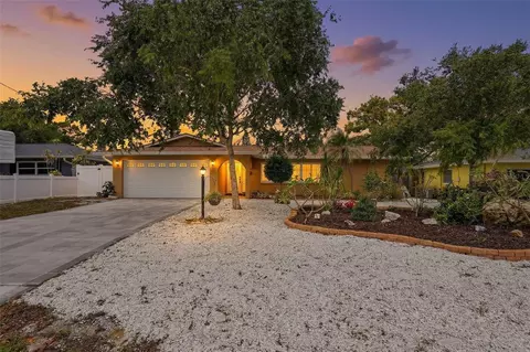 14649 Bay Dr, Largo, FL 33774