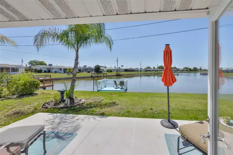 1704 Danbury Dr, Sun City Center, FL 33573