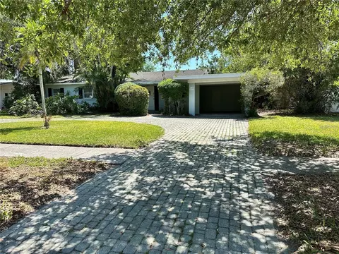 459 Bayview Dr NE, Saint Petersburg, FL 33704