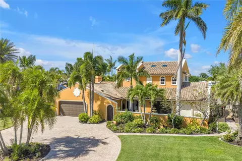 3945 Poinsettia Dr, Saint Pete Beach, FL 33706