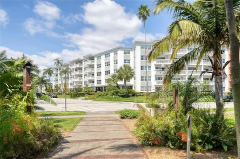 1100 N Shore Dr NE #505, Saint Petersburg, FL 33701