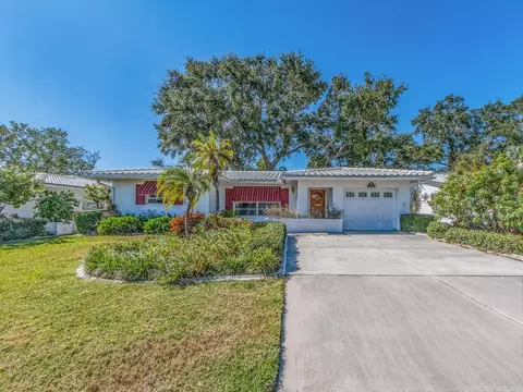 9234 141st St, Seminole, FL 33776