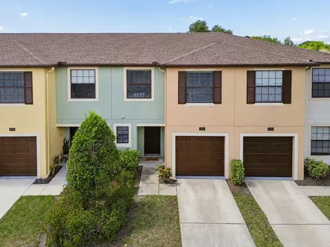 2510 Edgewater Falls Dr, Brandon, FL 33511