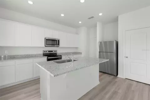 Kitchen - 1783 White Elephant Loop, Winter Haven, FL 33884 photo 2 of 2