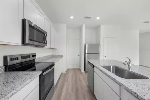 Kitchen - 1783 White Elephant Loop, Winter Haven, FL 33884 photo 1 of 2