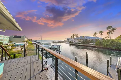 439 Causeway Blvd, Dunedin, FL 34698