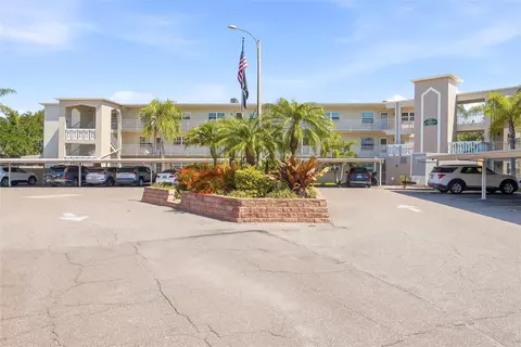 952 Virginia St #202, Dunedin, FL 34698
