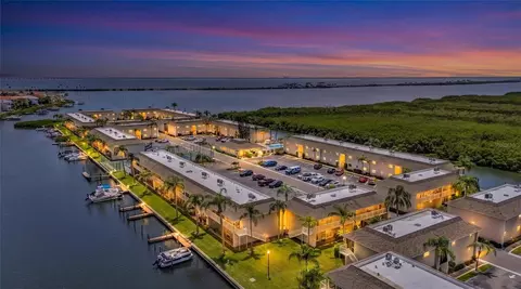 8817 Bay Pointe Dr #107, Tampa, FL 33615