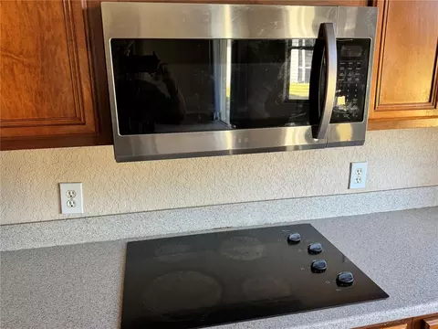 Kitchen - 9023 Pinebreeze Dr, Riverview, FL 33578 photo 2 of 3