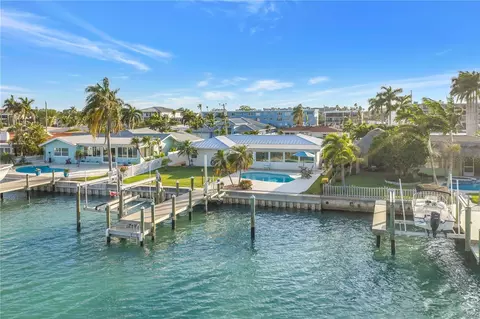 12475 4th St E, Treasure Island, FL 33706