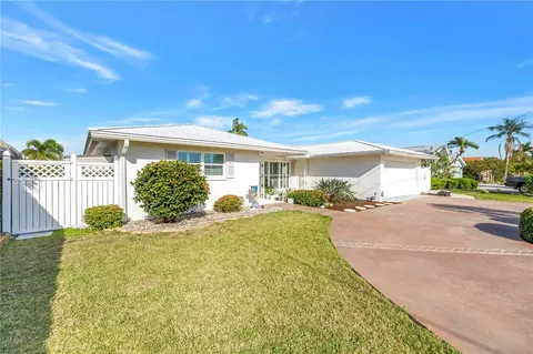 12475 4th St E, Treasure Island, FL 33706