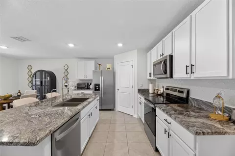 Kitchen - 3255 Silver Date Dr, Wimauma, FL 33598 photo 3 of 7