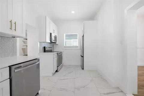 Kitchen - 2120 W Nassau St, Tampa, FL 33607 photo 2 of 2