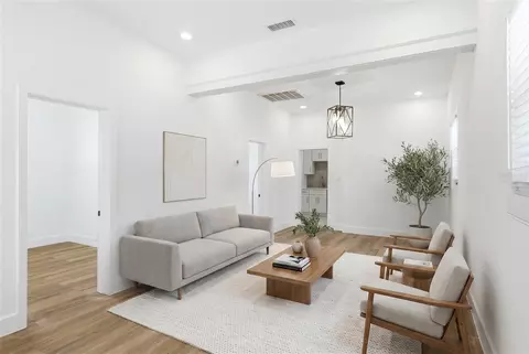 Living - 2120 W Nassau St, Tampa, FL 33607 photo 1 of 5
