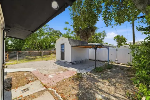 Exterior - 2120 W Nassau St, Tampa, FL 33607 photo 6 of 7