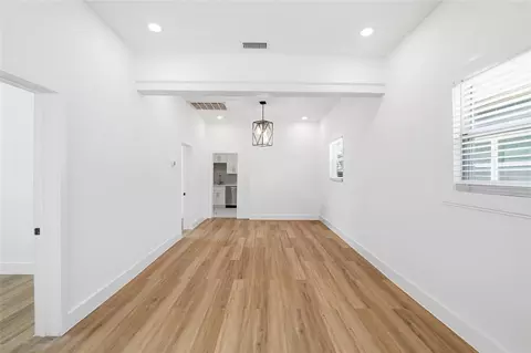 Living - 2120 W Nassau St, Tampa, FL 33607 photo 2 of 5