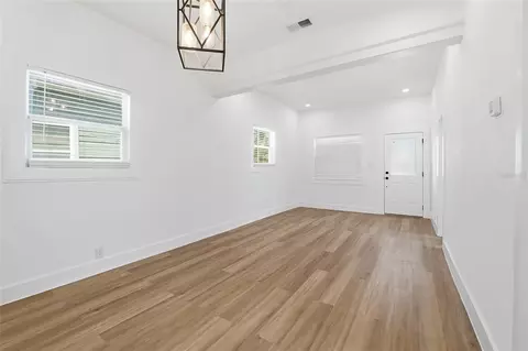 Living - 2120 W Nassau St, Tampa, FL 33607 photo 4 of 5