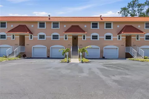 12482 Capri Cir N, Treasure Island, FL 33706