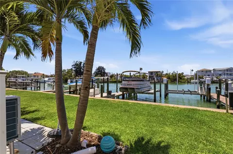 12482 Capri Cir N, Treasure Island, FL 33706