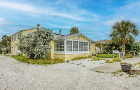 102 11th Ave, Saint Pete Beach, FL 33706