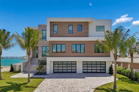236 Howard Dr, Belleair Beach, FL 33786