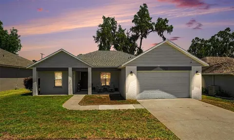 2333 Towering Oaks Cir, Seffner, FL 33584
