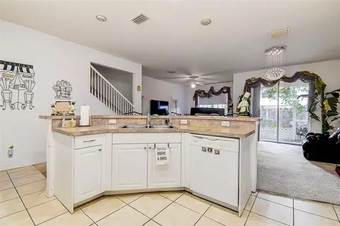 Kitchen - 14985 Alan Ct, Largo, FL 33771 photo 2 of 4
