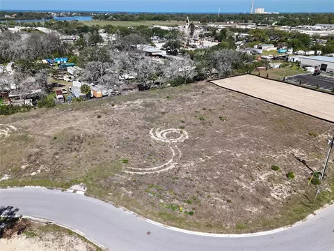1484 N Bend Dr, Tarpon Springs, FL 34689
