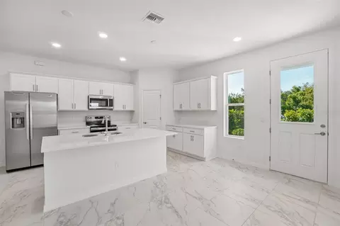 610 Silver Stream Ct, Brandon, FL 33511 photo 11