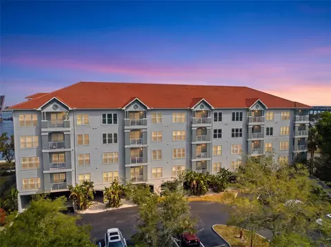 210 3rd St W #8305, Bradenton, FL 34205