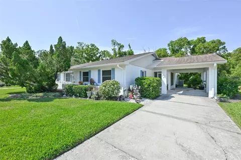 511 Finsbury Cir #B, Sun City Center, FL 33573