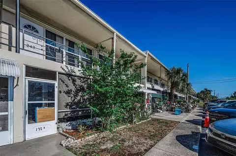 4051 58th St N #243, Kenneth City, FL 33709