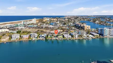 225 104th Ave #102, Treasure Island, FL 33706