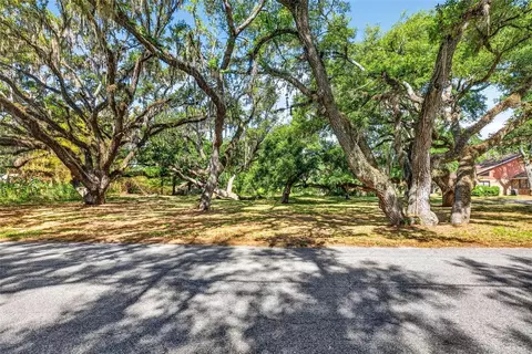 5355 Bernadette Dr, Zephyrhills, FL 33541