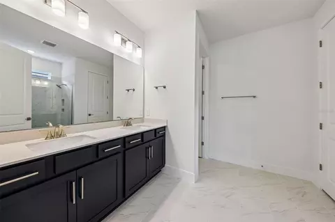 Bath - 120 Foresthaven St, Ormond Beach, FL 32174 photo 1 of 7
