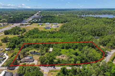 212 Crystal Lake Rd, Lutz, FL 33548