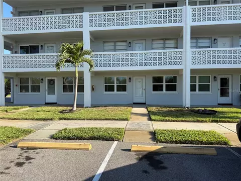 1001 77th Ave N #102, Saint Petersburg, FL 33703