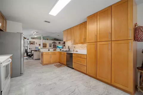 Kitchen - 1472 Ivydale Rd, Spring Hill, FL 34606 photo 3 of 4
