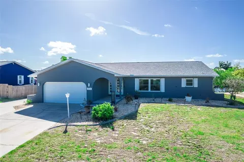 910 Eagle Ln, Apollo Beach, FL 33572