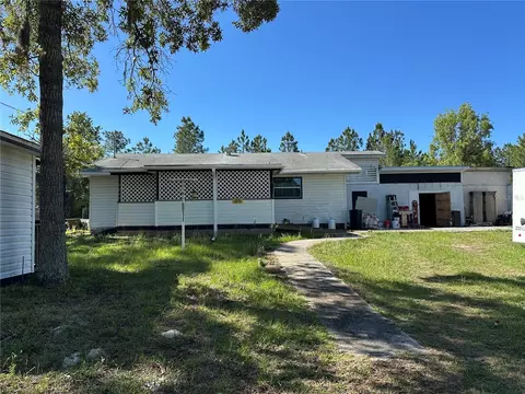 8240 W Edgehill Ct, Crystal River, FL 34429