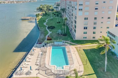 1847 Shore Dr S #117, South Pasadena, FL 33707