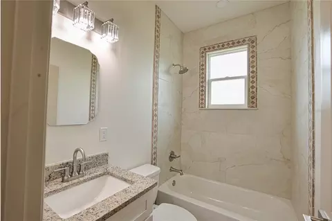 Bath - 7825 Pine Glen Rd, Sebring, FL 33876 photo 4 of 5